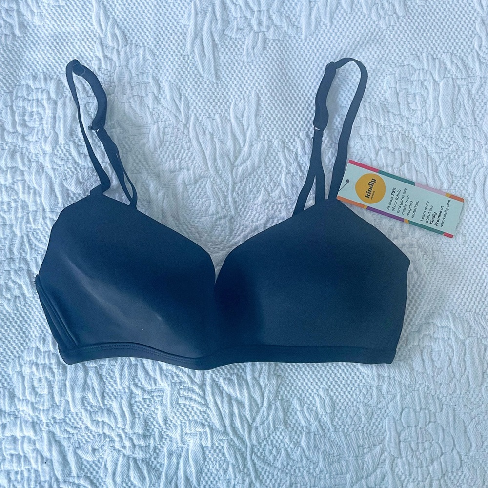 NWT Kindly Wire Free Black TShirt Bra Size 32D Wireless Bralette